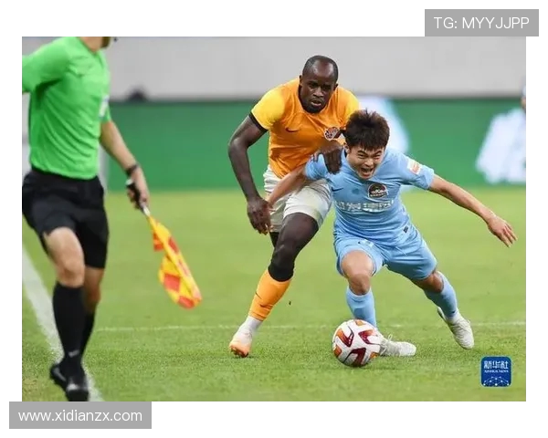 河南嵩山龙门与青岛海牛激烈对决 展现精彩足球对抗与战略博弈 河南嵩山龙门与青岛海牛激烈对决 展现精彩足球对抗与战略博弈