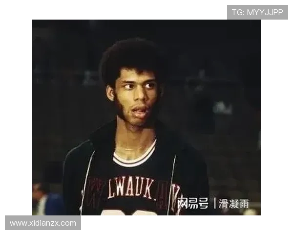 卡里姆阿布杜尔贾巴尔的传奇人生与篮球智慧在时代长河中的光辉轨迹